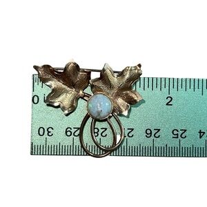 Gorgeous Vintage Gold tone Leaf Brooch with faux Opal Accent